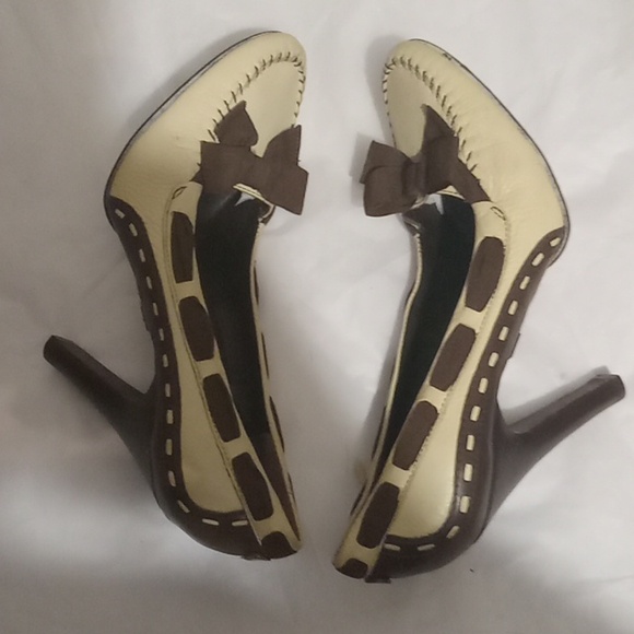 BCBG MAXAXRIA HEELS - Picture 5 of 9